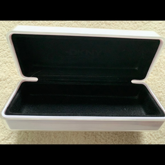 DKNY glasses case - Picture 2 of 2